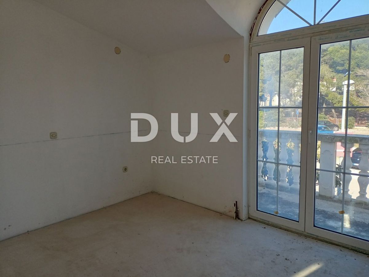 PAKOŠTANE - Spaziosa casa con tre appartamenti