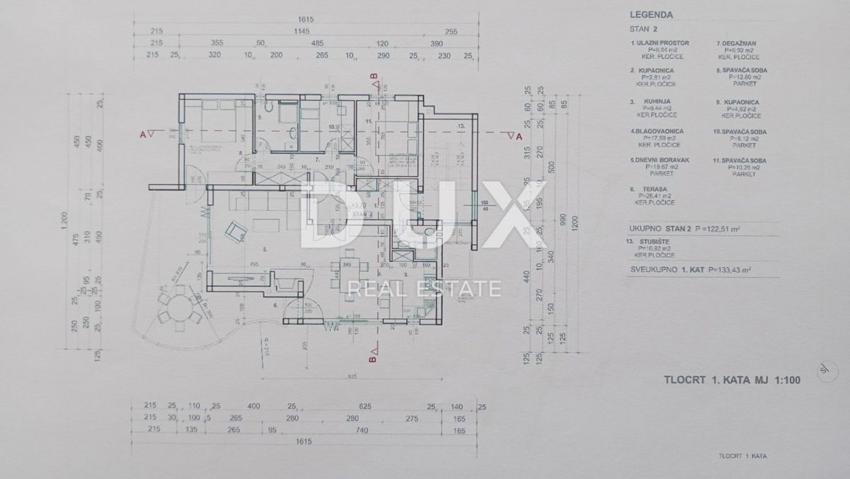 PAKOŠTANE - Spaziosa casa con tre appartamenti