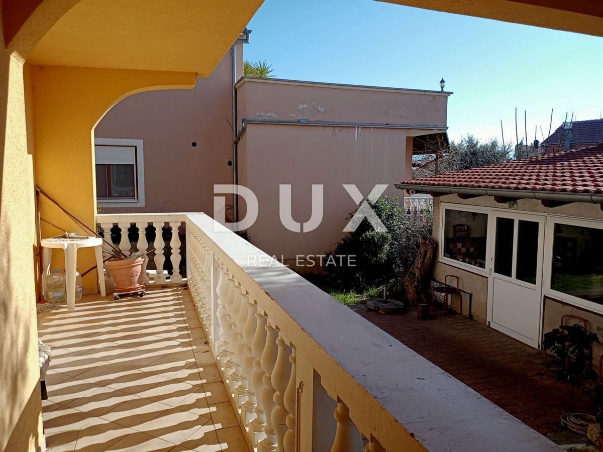 PAKOŠTANE - Spaziosa casa con tre appartamenti