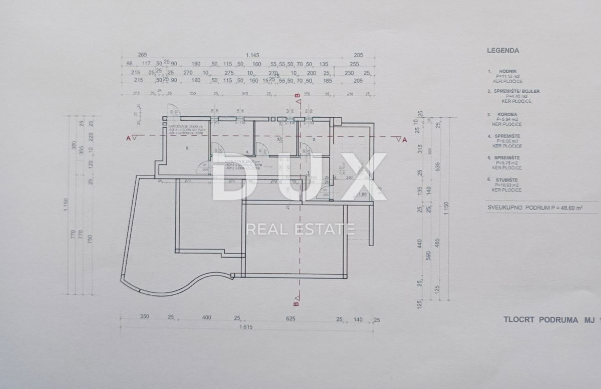 PAKOŠTANE - Spaziosa casa con tre appartamenti