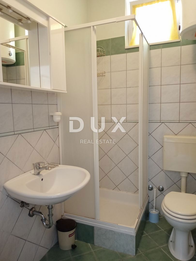 PAKOŠTANE - Spaziosa casa con tre appartamenti