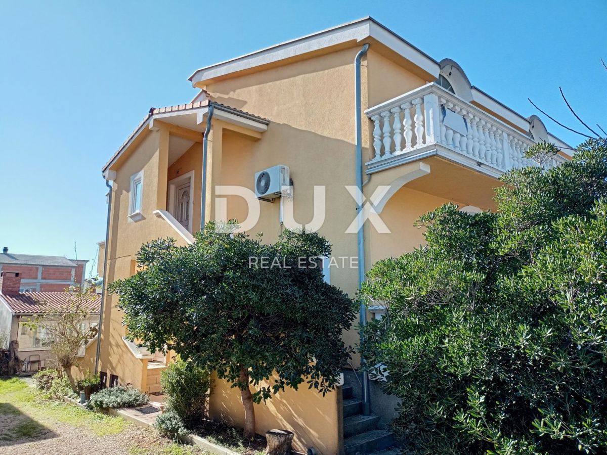 PAKOŠTANE - Spaziosa casa con tre appartamenti