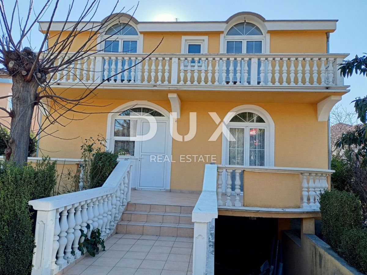 PAKOŠTANE - Spaziosa casa con tre appartamenti