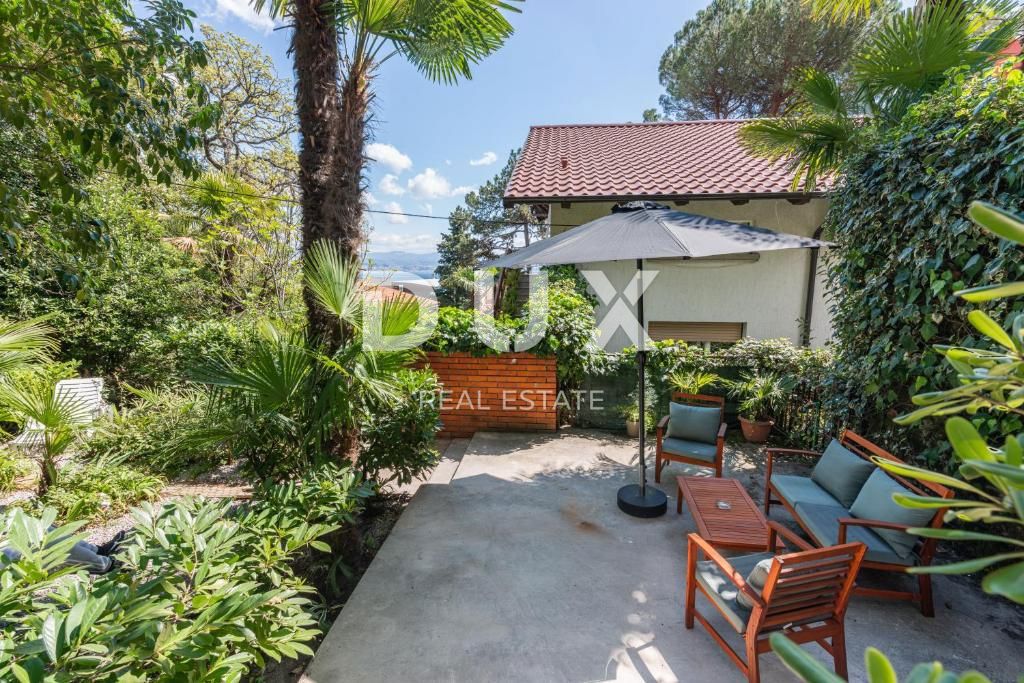 ABBAZIA, CENTRO – Una combinazione di fascino storico e lusso moderno