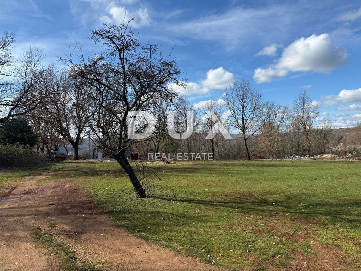 ISTRIA, LABIN - Terreno edificabile perfetto per costruire la tua oasi di pace