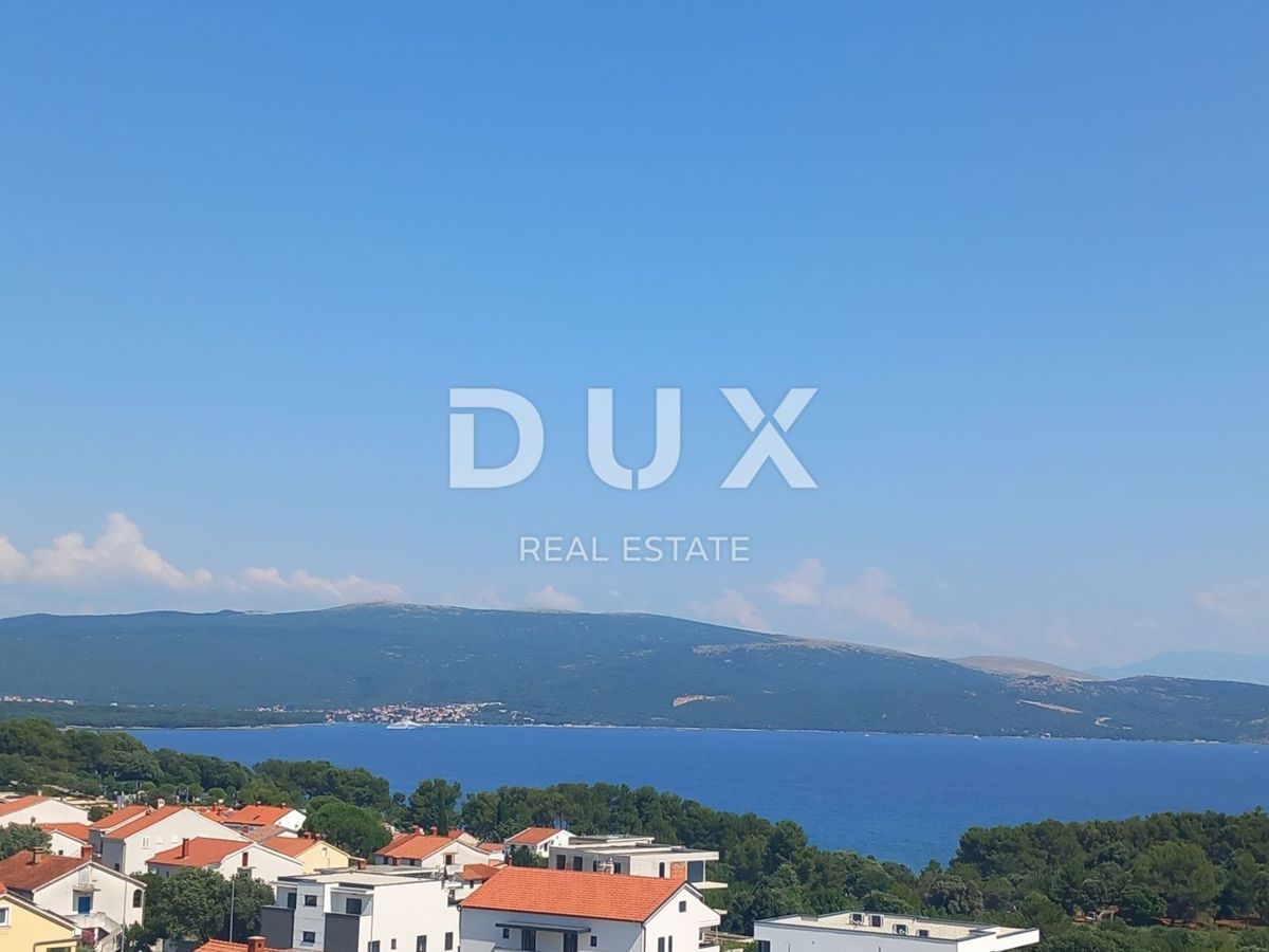 CITTÀ DI KRK, CENTRO - Attico a due piani con piscina e vista panoramica