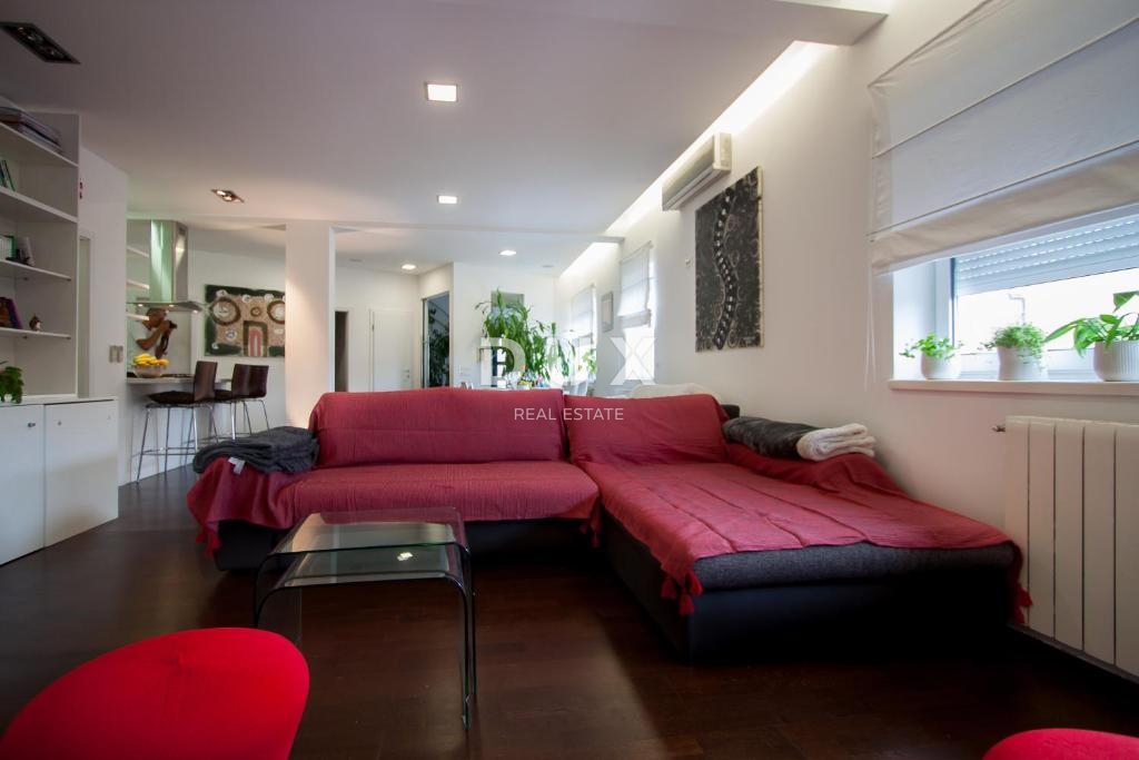 ISTRIA, POLA - Spazioso appartamento pronto per essere abitato vicino al centro