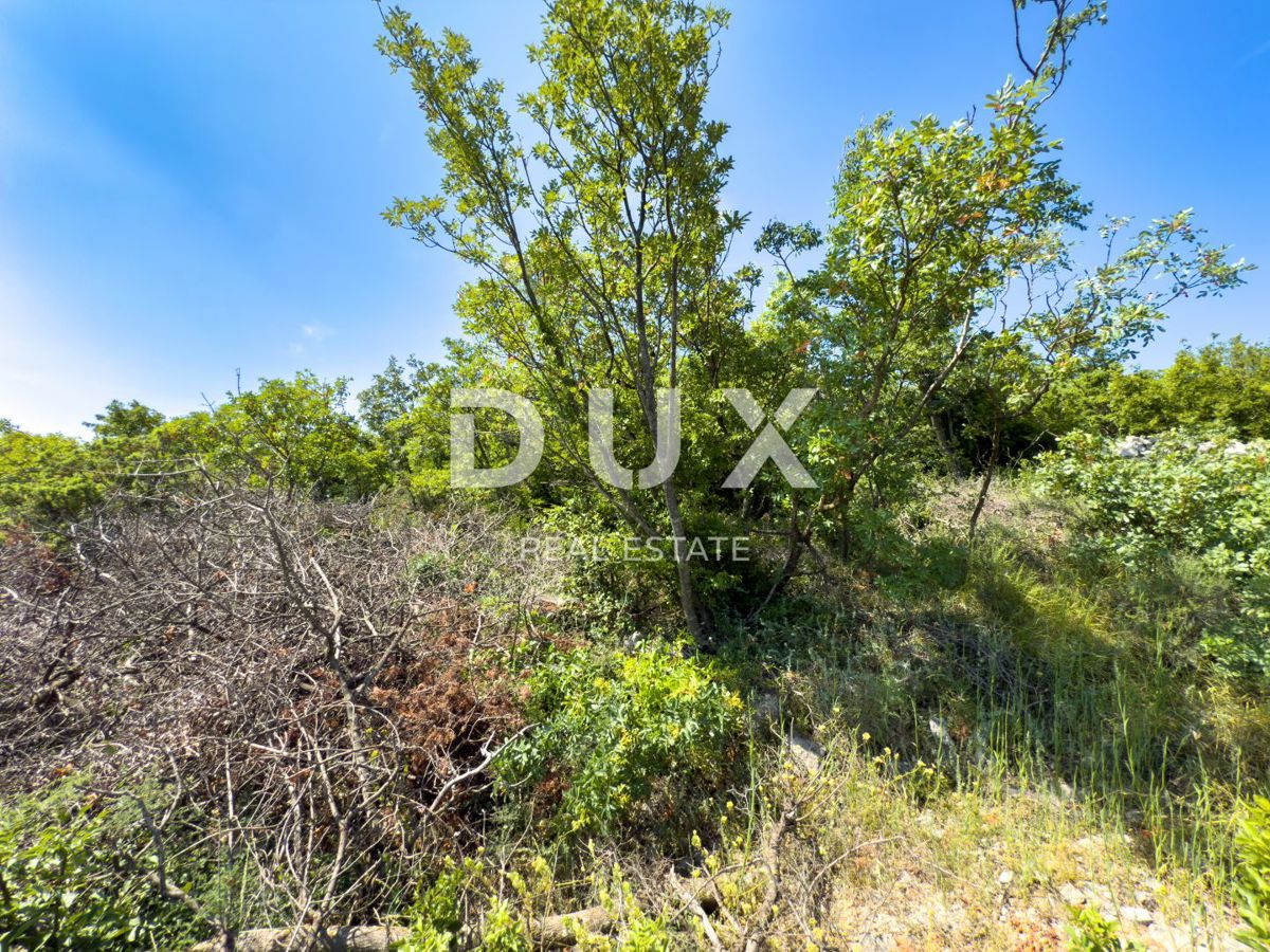 CRIKVENICA, JADRANOVO - VENDITA URGENTE terreno a 200m dal mare con vista panoramica