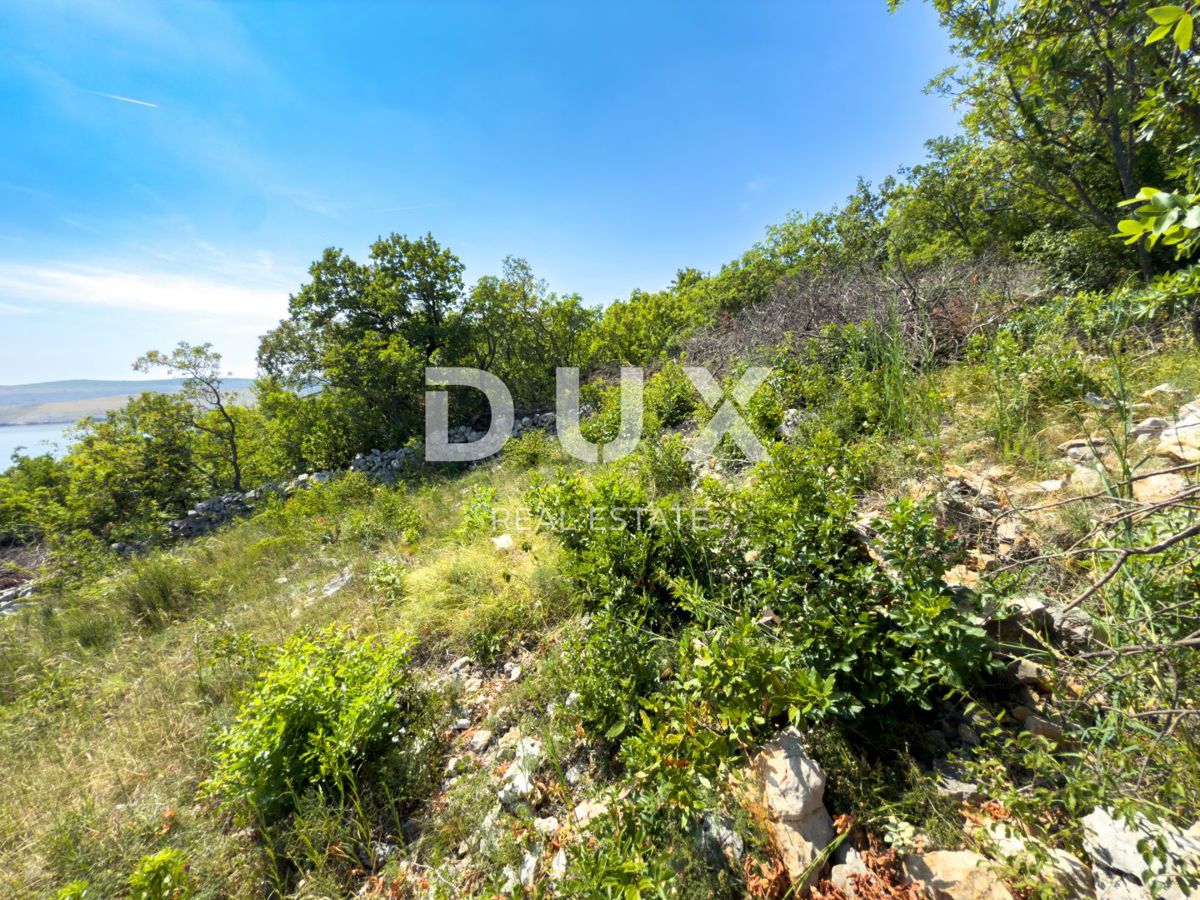 CRIKVENICA, JADRANOVO - VENDITA URGENTE terreno a 200m dal mare con vista panoramica