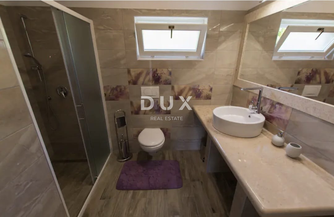 ISTRIA, ROVIGNO - Appartamento in prima fila al mare!