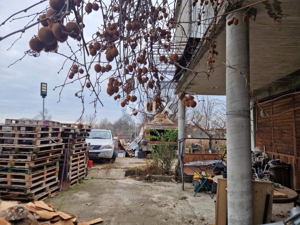 ZAGABRIA, ŽITNJAK - Edificio residenziale e commerciale da ristrutturare