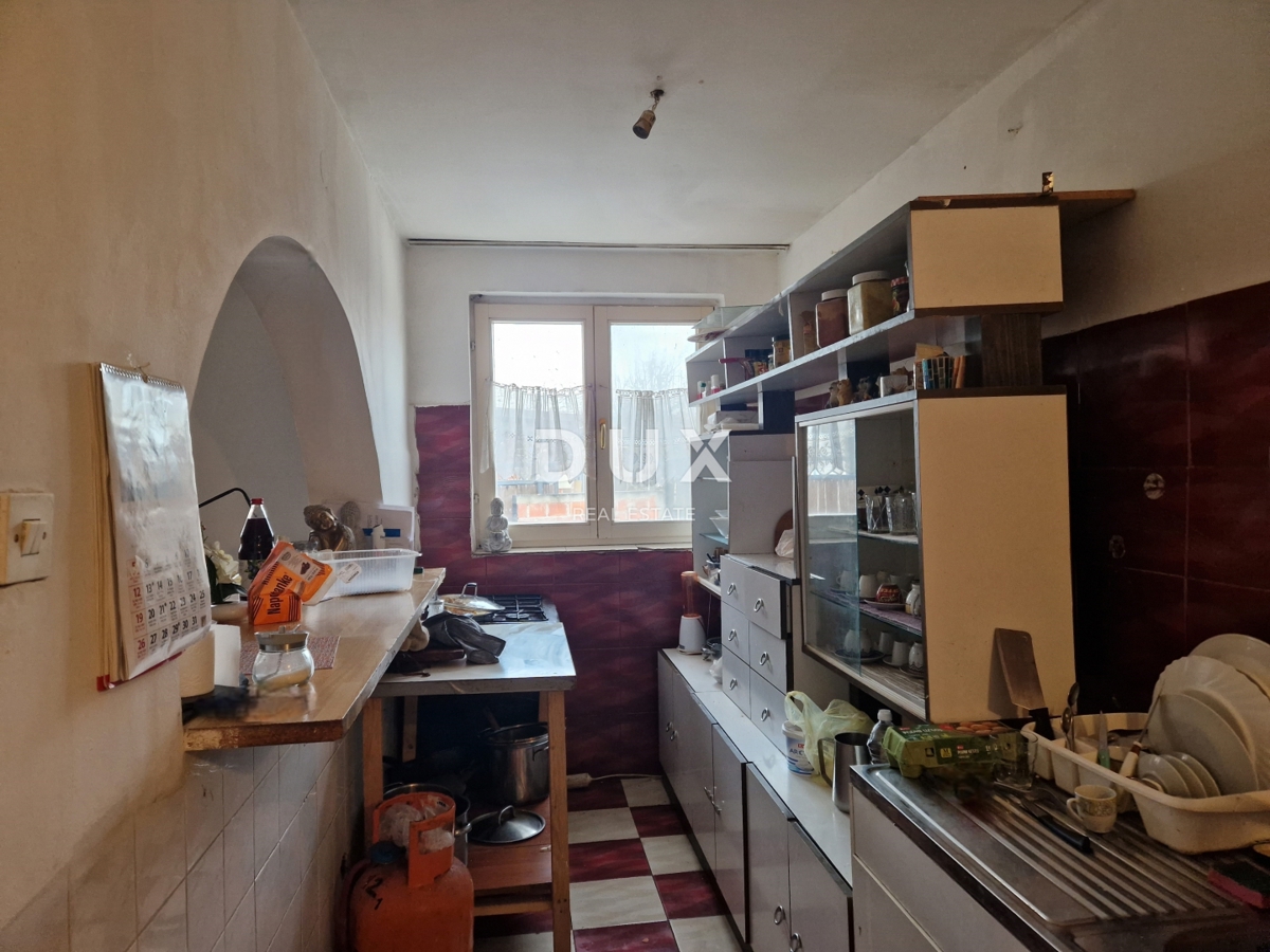ZAGABRIA, ŽITNJAK - Edificio residenziale e commerciale da ristrutturare