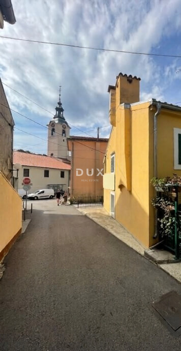RIJEKA, TRSAT - Posizione eccellente - casa per vivere, lavorare o investire, 80m2