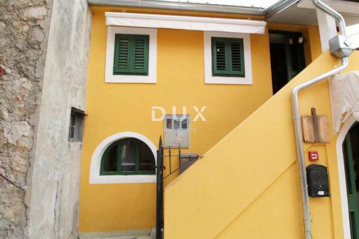 RIJEKA, TRSAT - Posizione eccellente - casa per vivere, lavorare o investire, 80m2