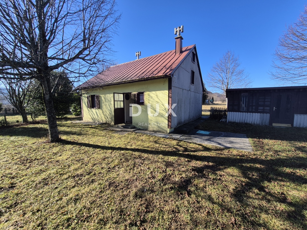 GORSKI KOTAR, FUŽINE, LIČ - grande tenuta familiare con due case e un garage, prezzo ribassato, occasione!