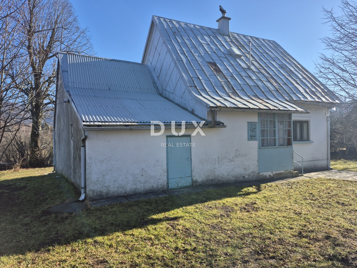 GORSKI KOTAR, FUŽINE, LIČ - grande tenuta familiare con due case e un garage, prezzo ribassato, occasione!