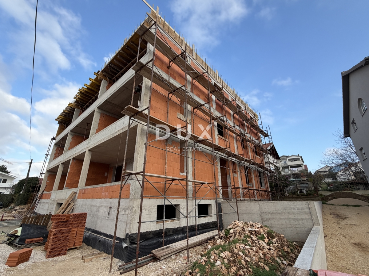 ZADAR, CASE ROSSE - Appartamento 64m², garage + parcheggio!