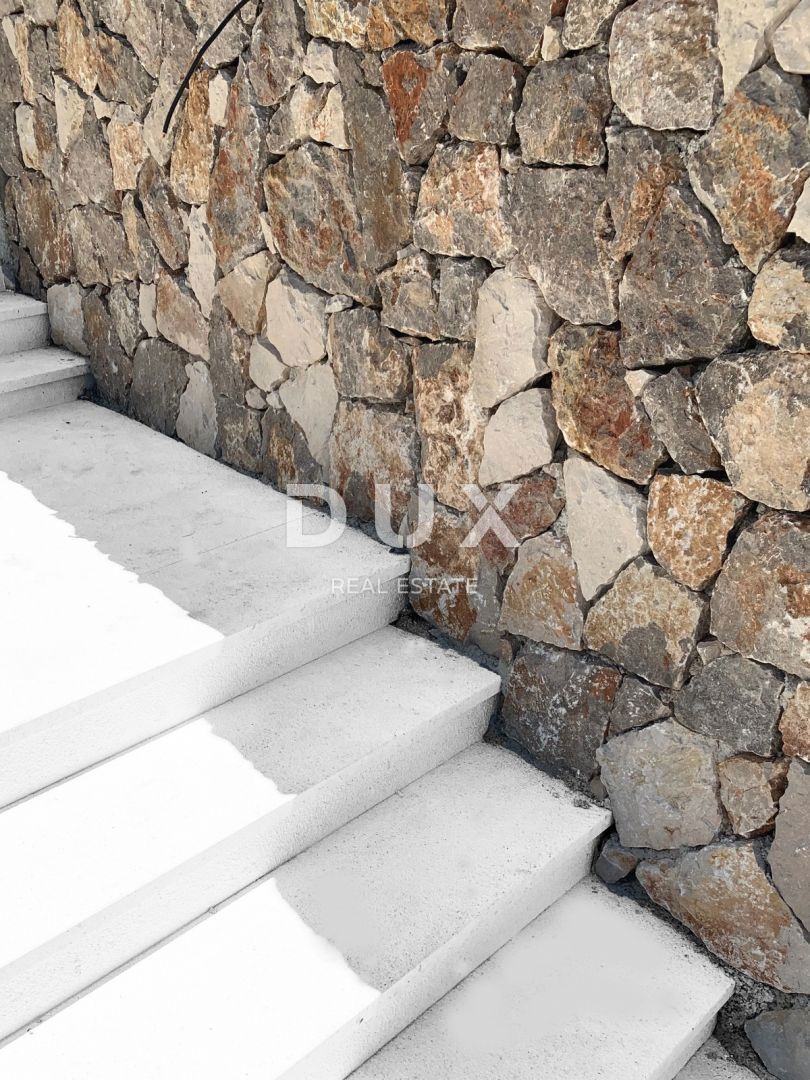 CRIKVENICA - Appartamento al piano terra con giardino!