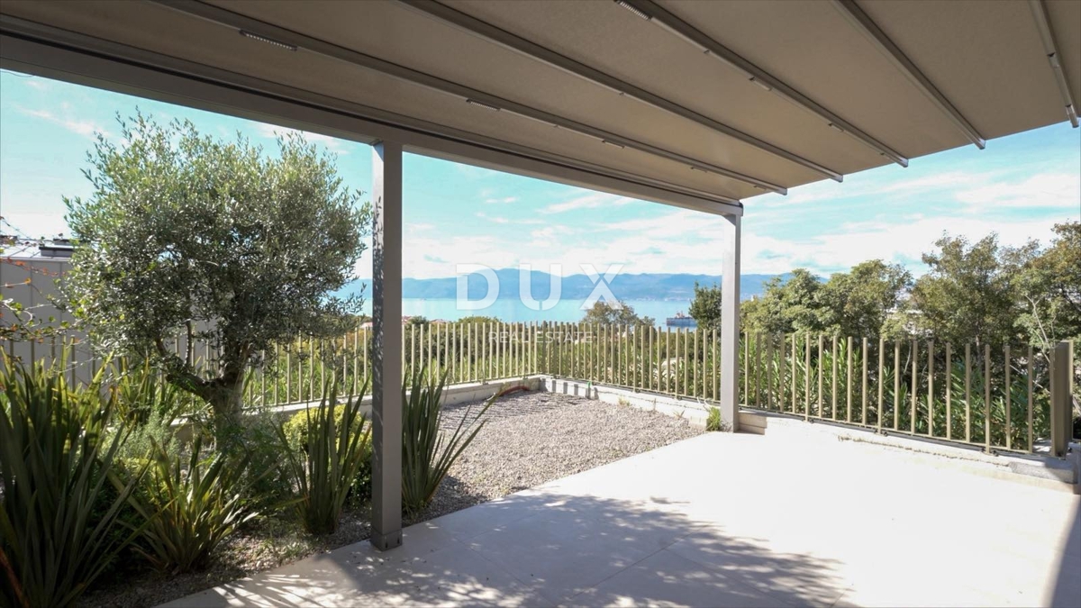 RIJEKA, KOSTRENA - esclusivo appartamento con jacuzzi - nuova costruzione con vista panoramica sul mare! OPPORTUNITÀ!