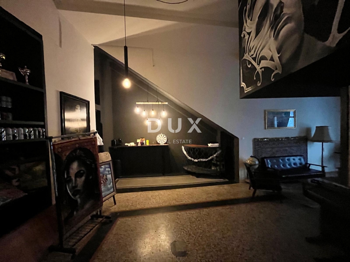 RIJEKA, CENTRO/SUŠAK – Spazio commerciale al piano terra con grande potenziale