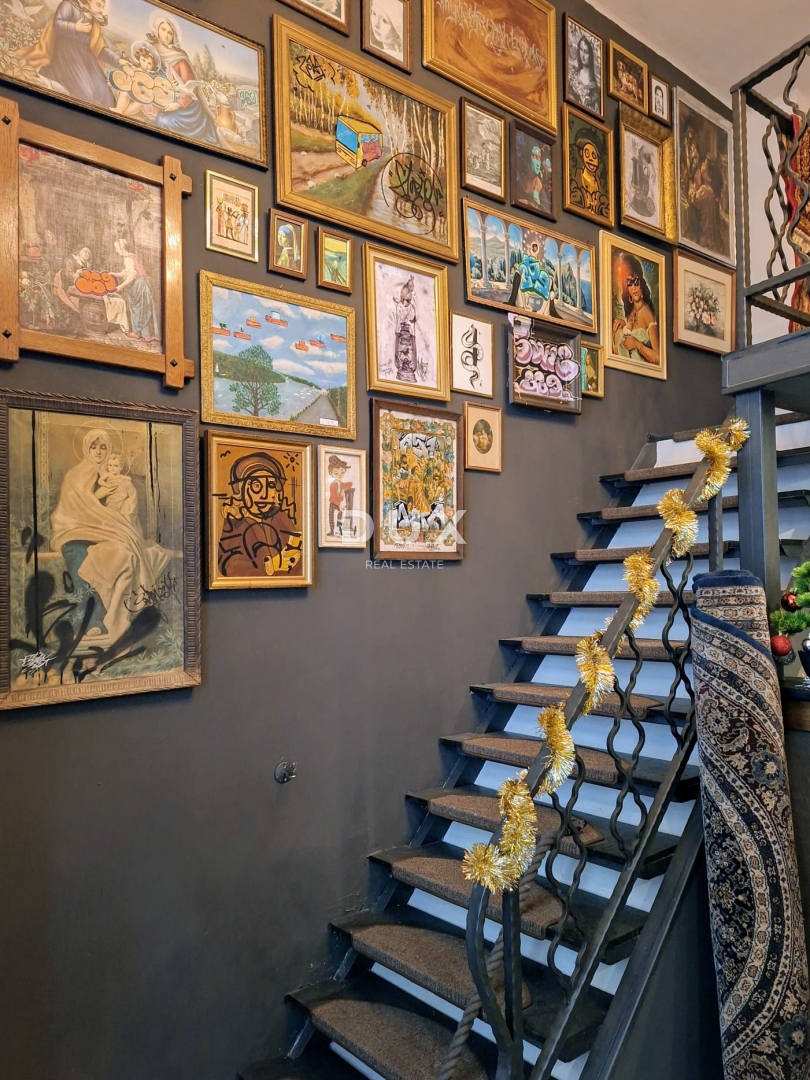 RIJEKA, CENTRO/SUŠAK – Spazio commerciale al piano terra con grande potenziale