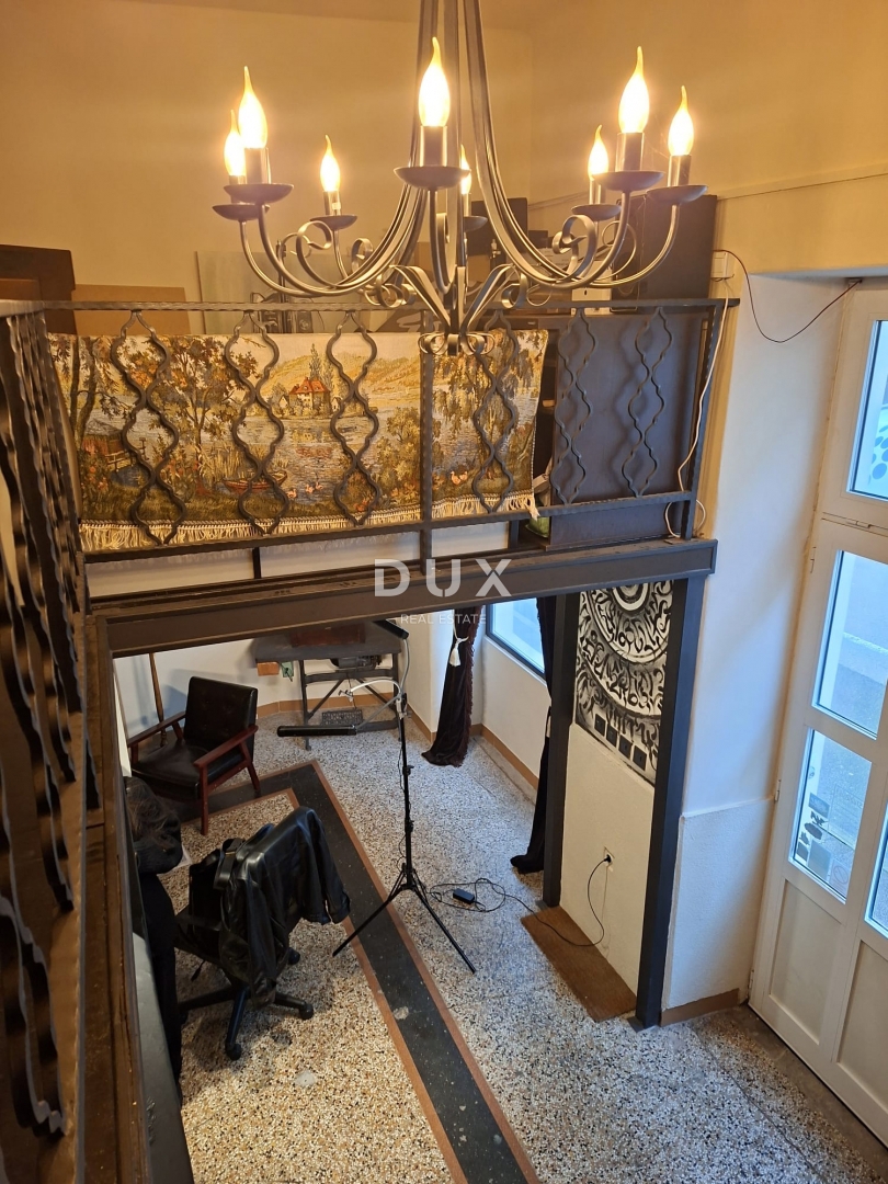 RIJEKA, CENTRO/SUŠAK – Spazio commerciale al piano terra con grande potenziale