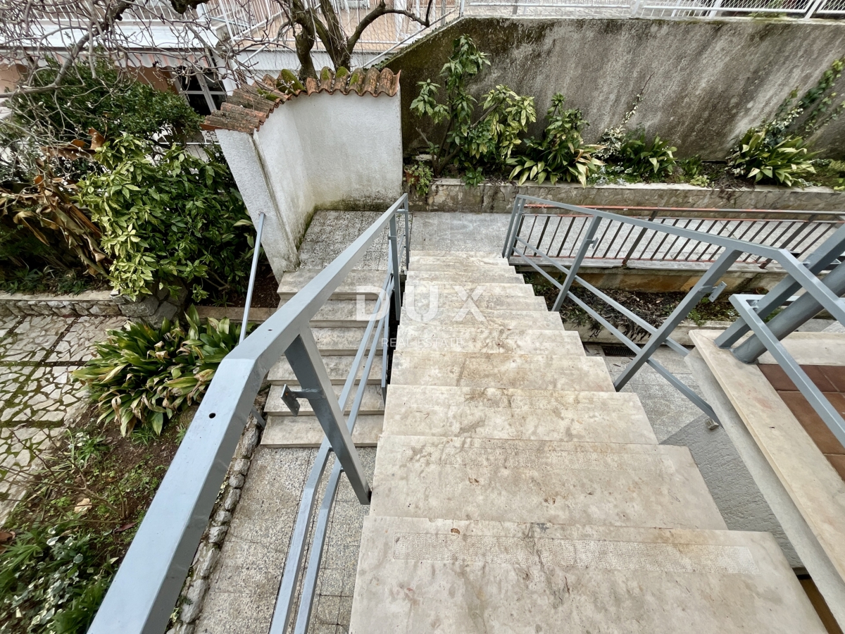 OPATIJA, LOVRAN - Casa indipendente a 50 m dal centro, 150 m dal mare