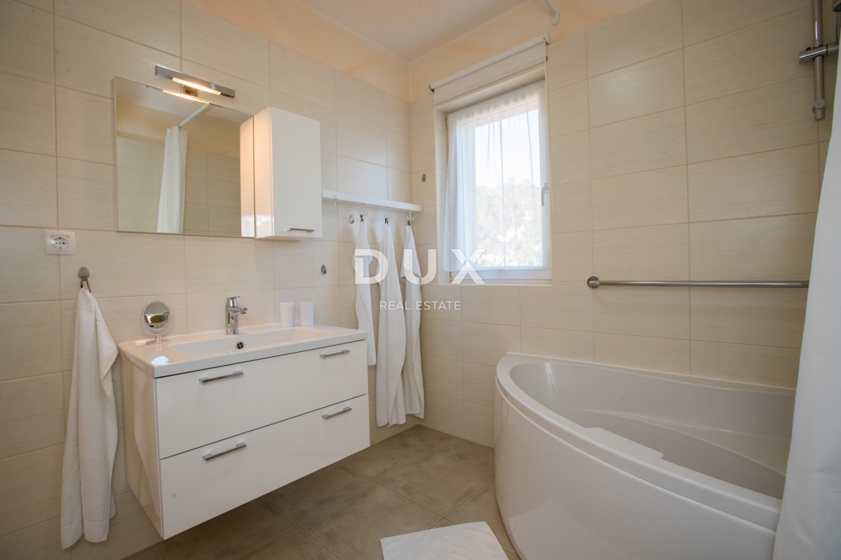 RAB, BARBAT – Villa Esclusiva con Vista Panoramica