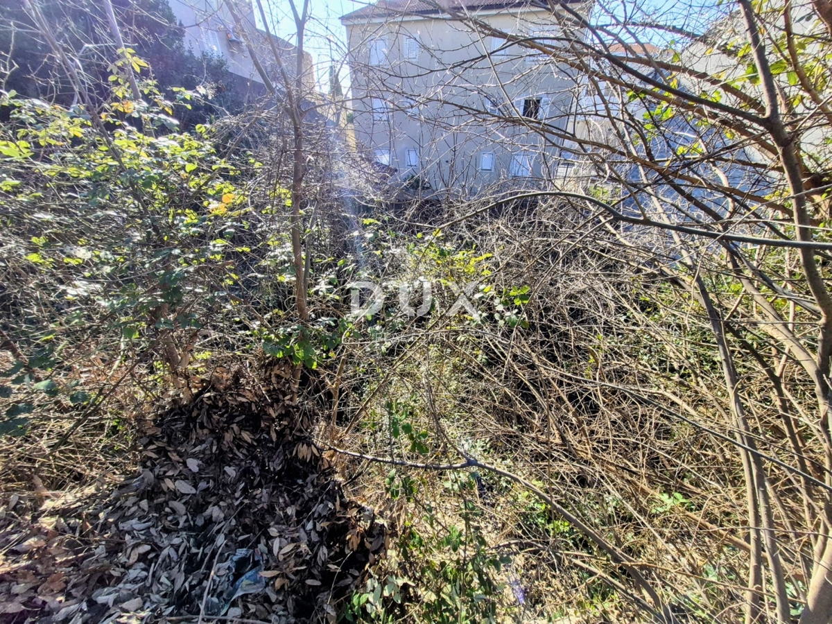 Terreno Novi Vinodolski, 285m2