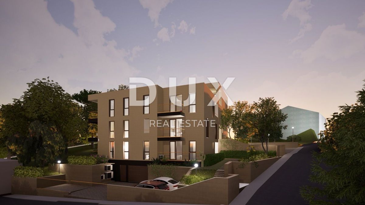 RIJEKA, KRIMEJA - Intimo appartamento con 3 camere da letto + soggiorno, giardino di 100 m2, vista, due garage e un posto auto esterno