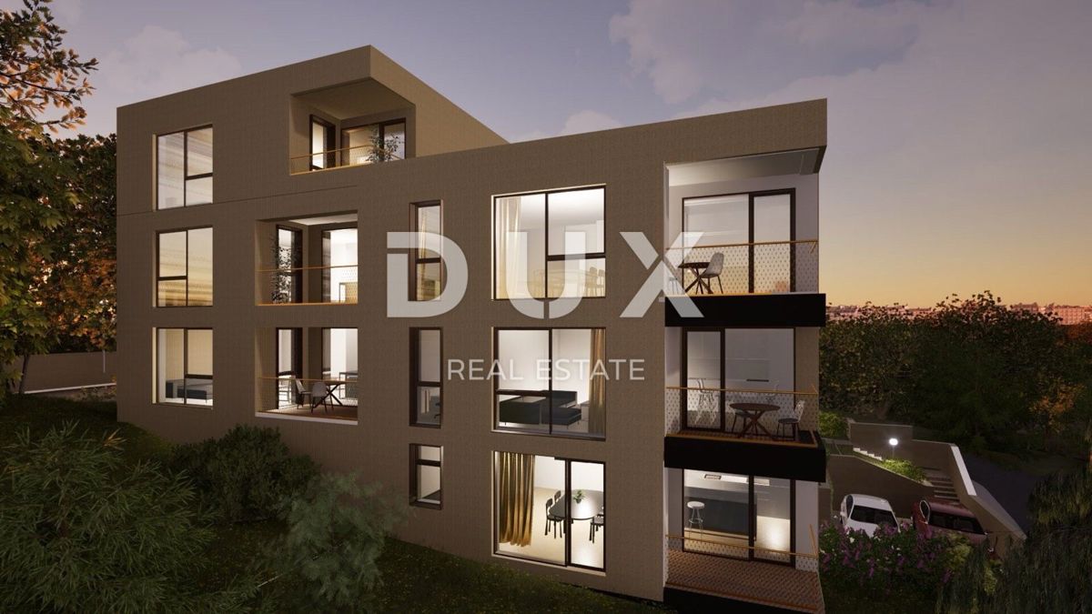 RIJEKA, KRIMEJA - Intimo appartamento con 3 camere da letto + soggiorno, giardino di 100 m2, vista, due garage e un posto auto esterno