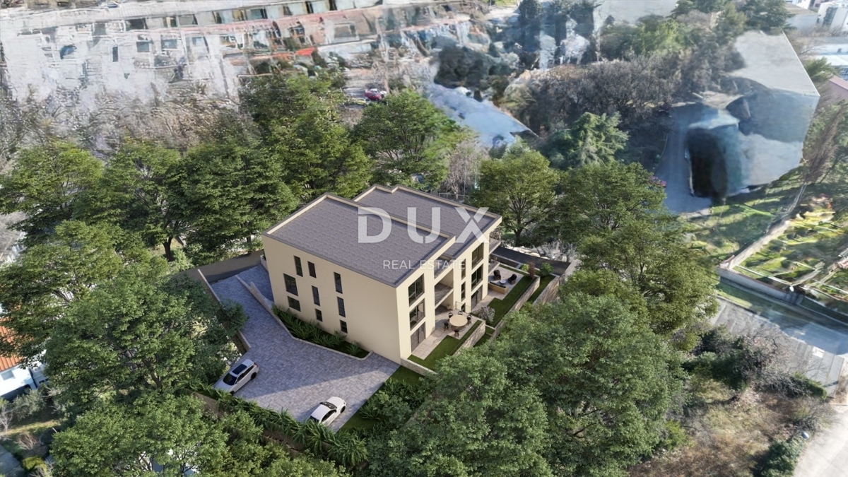 RIJEKA, KRIMEJA - Intimo appartamento con 3 camere da letto + soggiorno, giardino di 100 m2, vista, due garage e un posto auto esterno