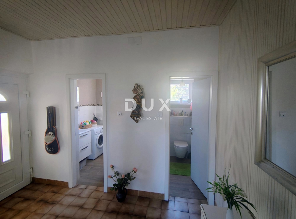 ZADAR, SUKOŠAN - Spaziosa casa a 100 m dal mare con giardino e vista!