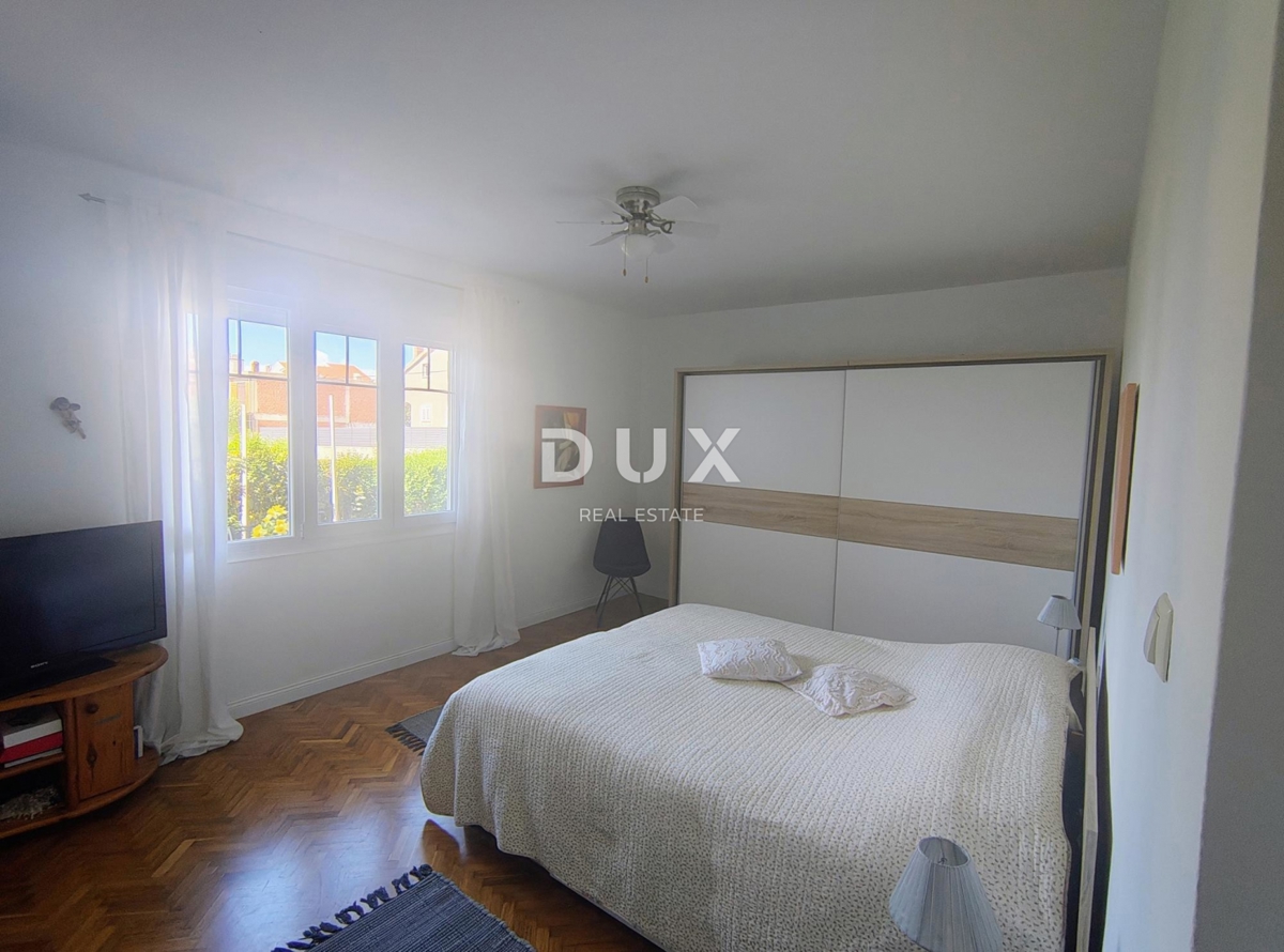 ZADAR, SUKOŠAN - Spaziosa casa a 100 m dal mare con giardino e vista!