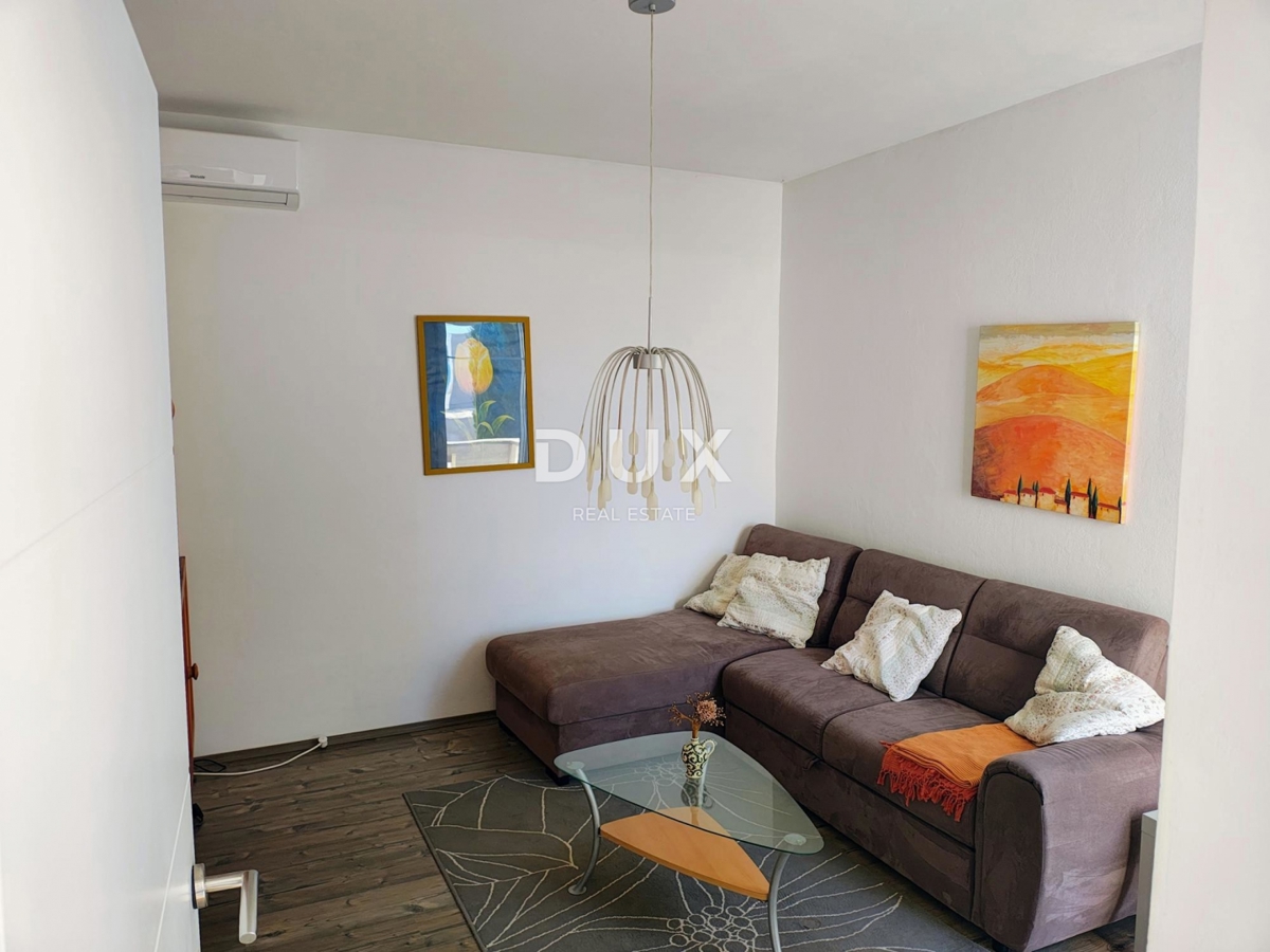 ZADAR, SUKOŠAN - Spaziosa casa a 100 m dal mare con giardino e vista!