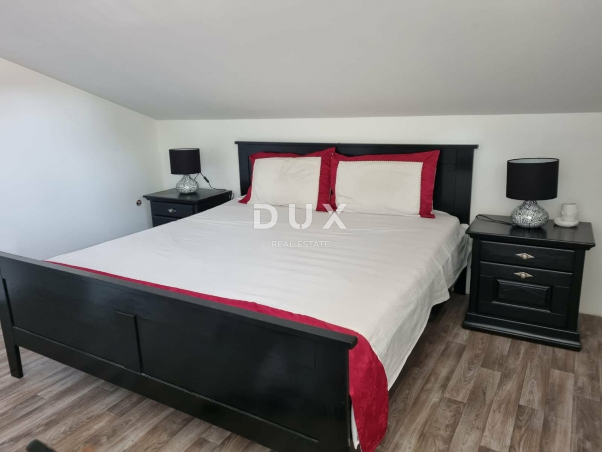 ISOLA DI PAŠMAN, TKON - Appartamento duplex con vista mare vicino alla spiaggia!