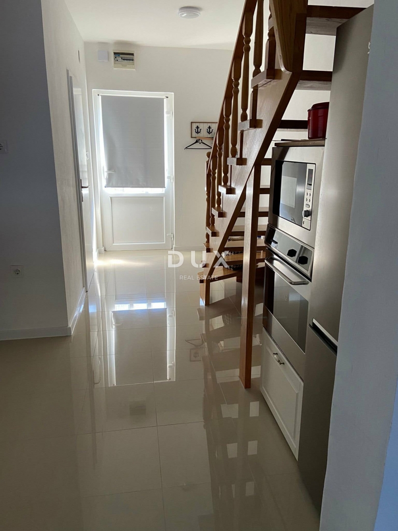 ISOLA DI PAŠMAN, TKON - Appartamento duplex con vista mare vicino alla spiaggia!