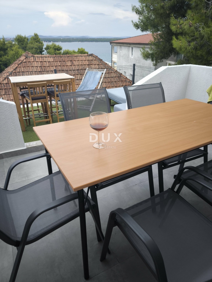 ISOLA DI PAŠMAN, TKON - Appartamento duplex con vista mare vicino alla spiaggia!