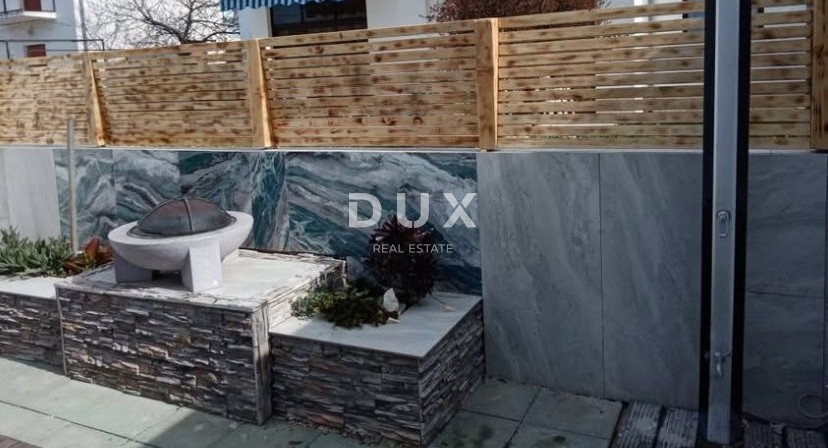 SEBENICO, VODICE - casa con 3 terrazze e garage a soli 150 metri dalla spiaggia! OCCASIONE!