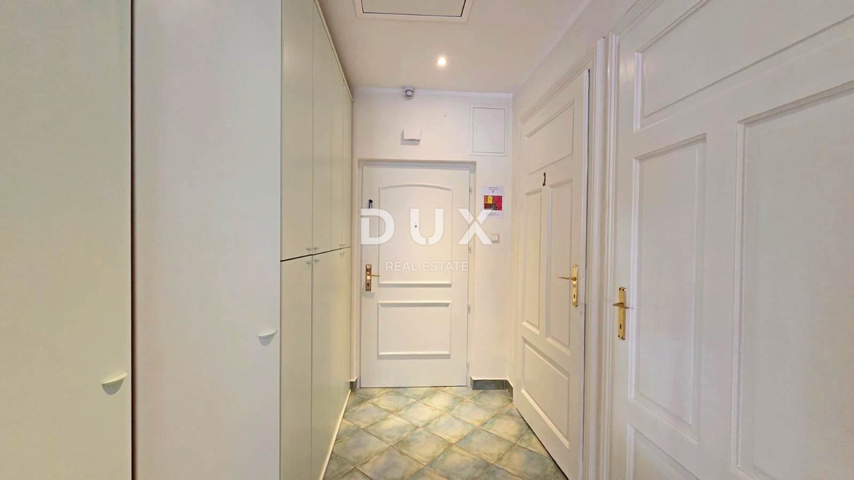 ABBAZIA, CENTRO - Elegante appartamento nel cuore di Abbazia, a 150 m dal mare, 3 camere da letto, 109 m2