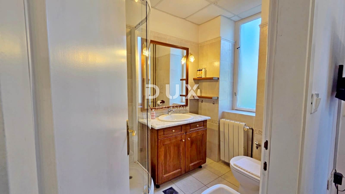 ABBAZIA, CENTRO - Elegante appartamento nel cuore di Abbazia, a 150 m dal mare, 3 camere da letto, 109 m2