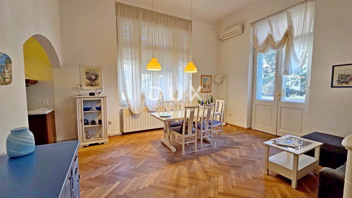 ABBAZIA, CENTRO - Elegante appartamento nel cuore di Abbazia, a 150 m dal mare, 3 camere da letto, 109 m2