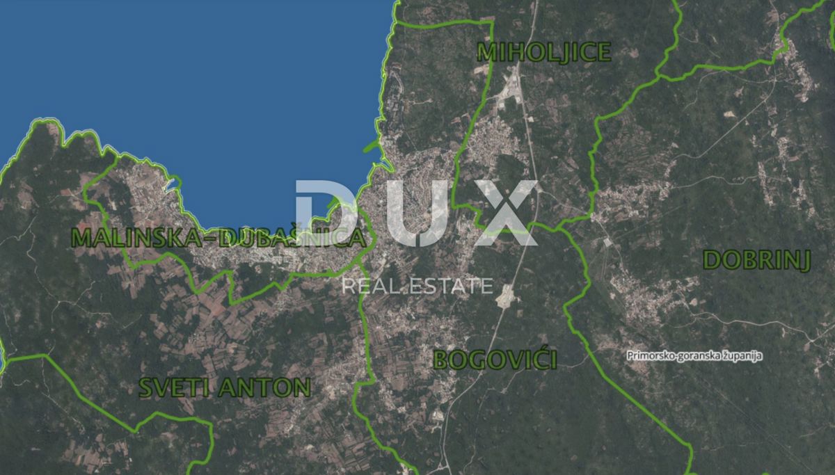 ISOLA DI KRK, MALINSKA - Terreno per una villa con piscina, 836 m2, posizione tranquilla circondata da boschi