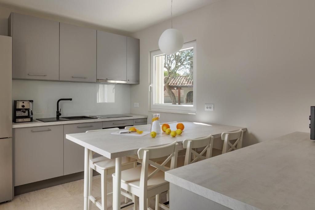 ISTRIA, VERTENIGLA - Casa di lusso con piscina