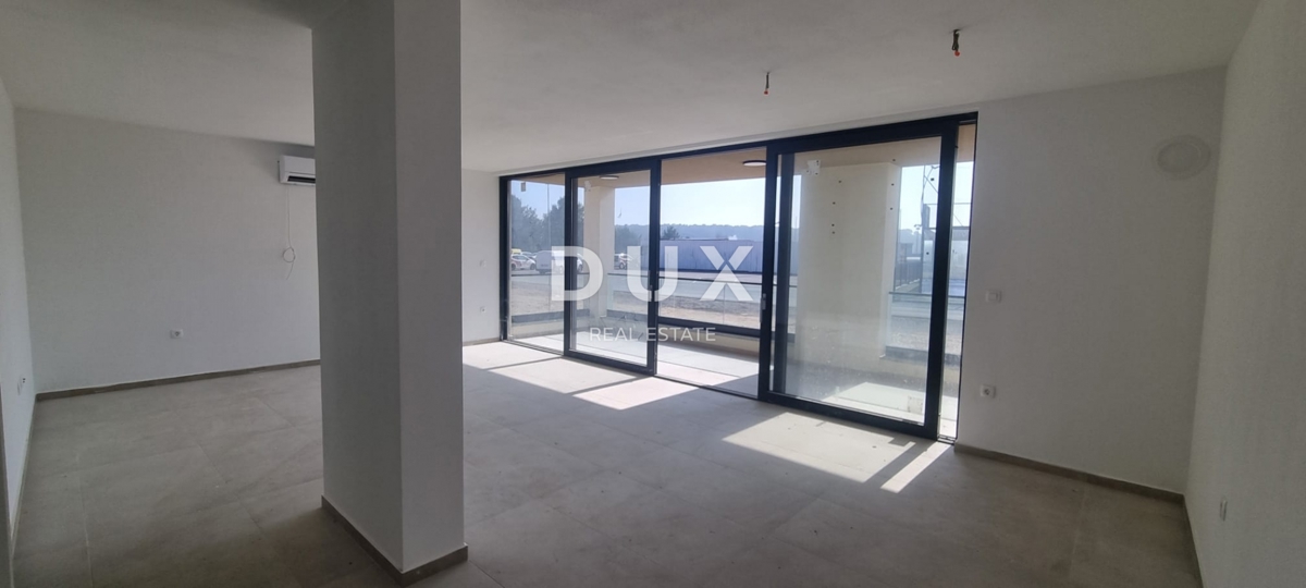 ISTRIA, POLA - Nuovo edificio moderno in un'ottima posizione!