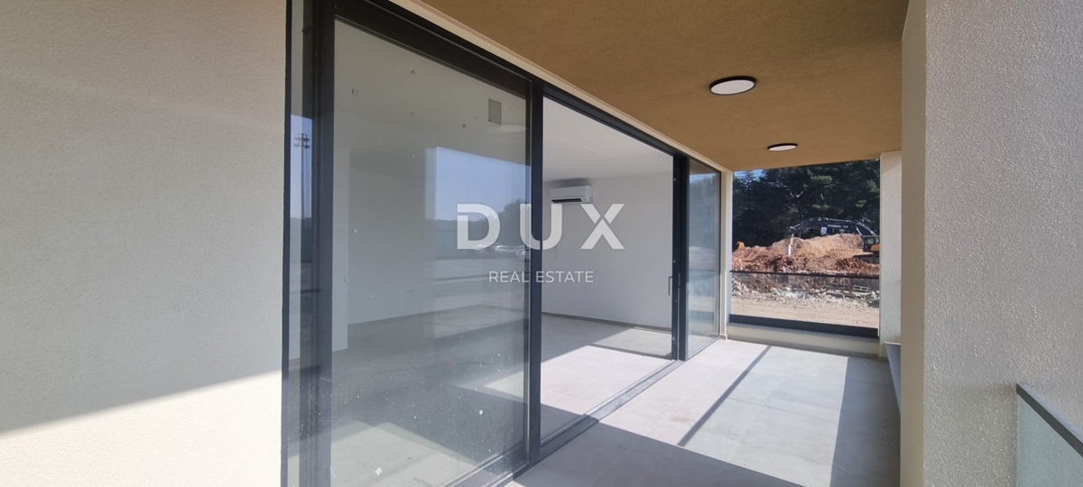 ISTRIA, POLA - Nuovo edificio moderno in un'ottima posizione!