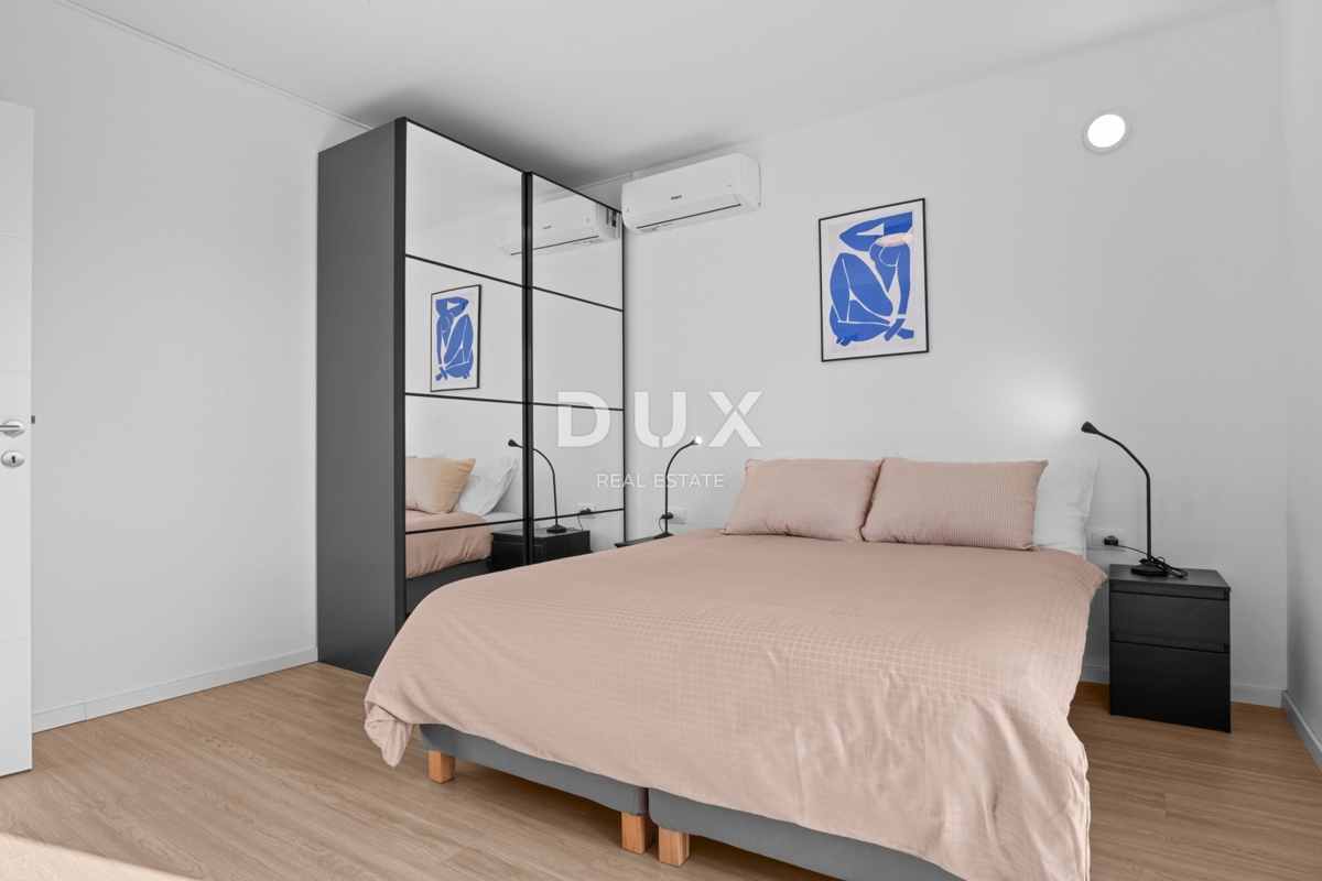 ISTRIA, POREČ - Comoda casa bifamiliare in periferia