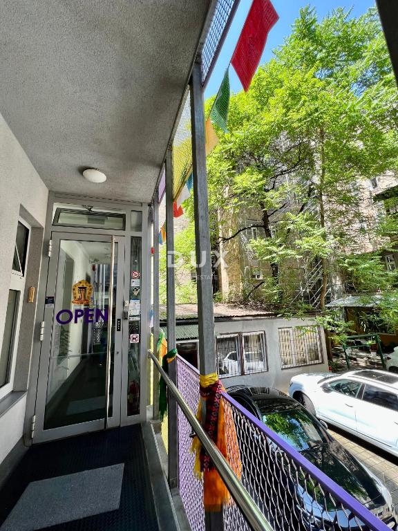 Albergo Donji grad, Donji Grad, 194m2