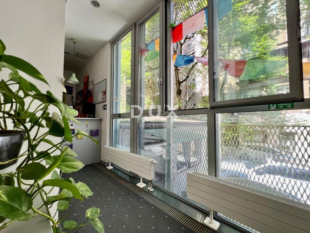 Albergo Donji grad, Donji Grad, 194m2