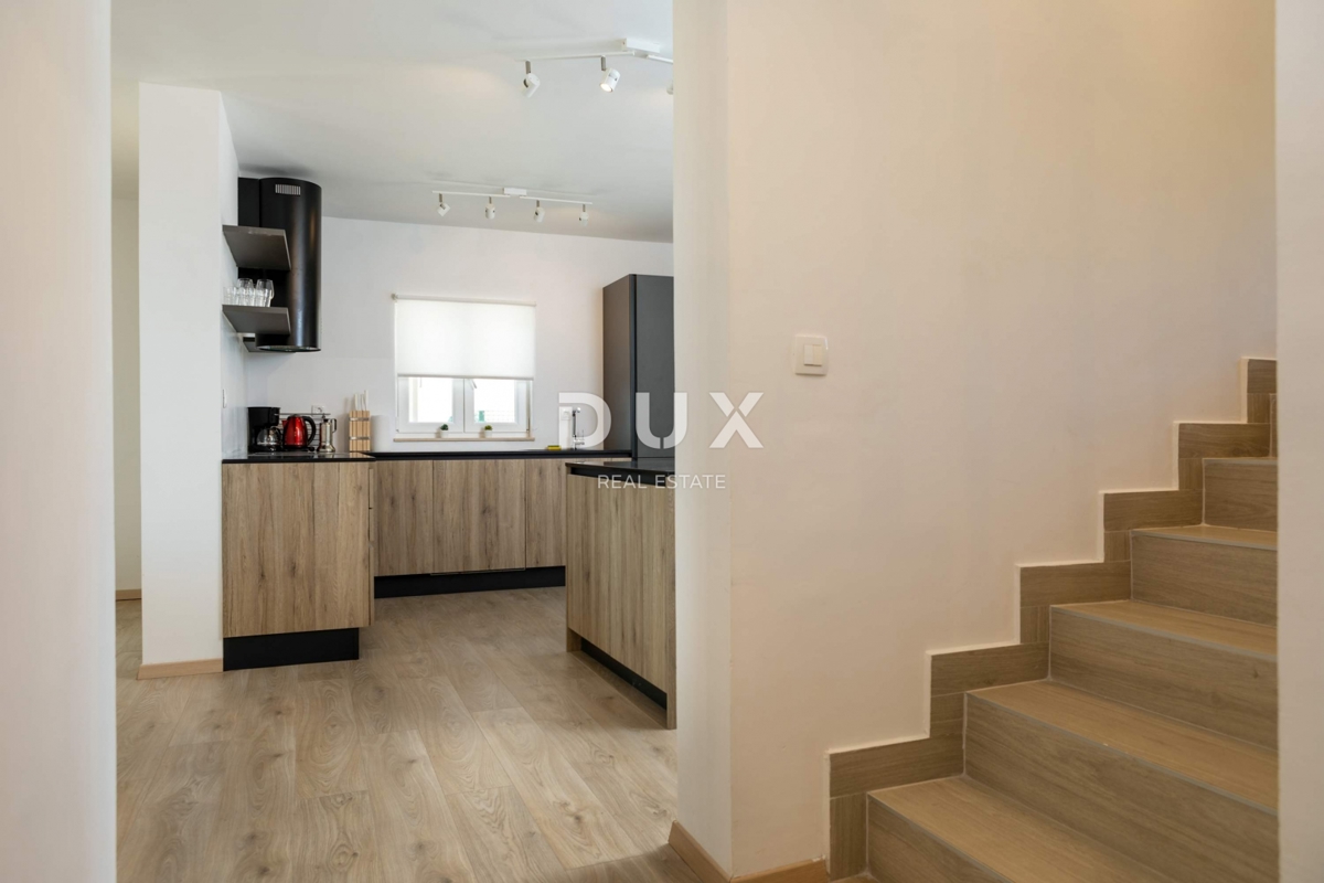 ISTRIA, RABAC - Casa con piscina e vista mare